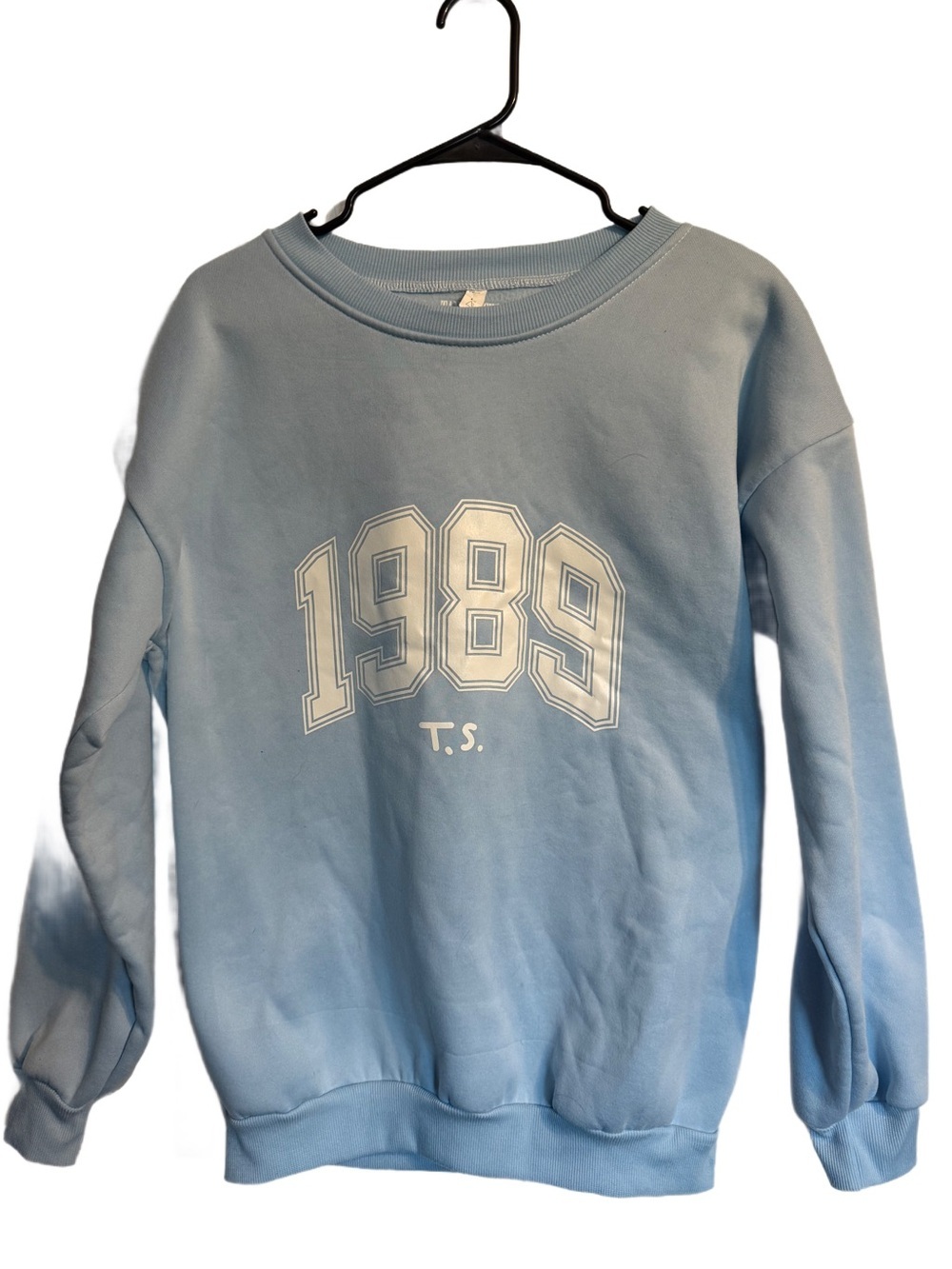 Taylor Swift 1989 Era’s Tour Crewneck Sweatshirt Blue and White Size L